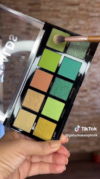 Maquillaje Verde: Tutorial Fácil y Rápido para Ojos