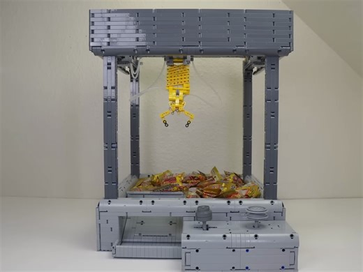 This LEGO Claw Machine Uses Just One Motor (And Lots of Genius) - Yanko Design