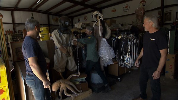 American Pickers Season 22 Episode 11 Hollywood in Texas