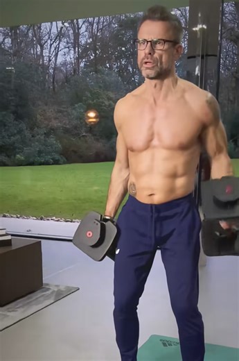 The smart way to build biceps after 50 using hammer curls