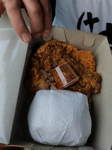 pas banget untuk menu buka puasa bagi yang lagi di perjalanan #geprekinaja #geprekinajadukuhwaluh #tiktokgo #storyperjalanan