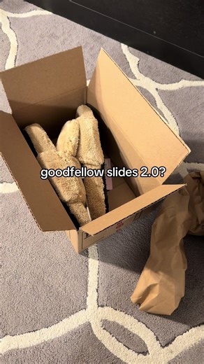 Wildfable slide review #viral #goodfellow #slides #calmfit #slippers | Slide Slipper