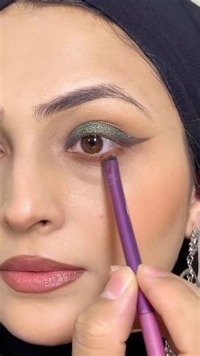 Green eye makeup tutorial #makeupforbeginners #makeuptutorial