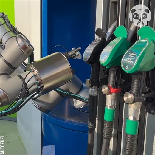 This gas station is completely automated! Partner: Autofuel YT: https://www.youtube.com/@autofuel5599/videos | Bored Panda Art