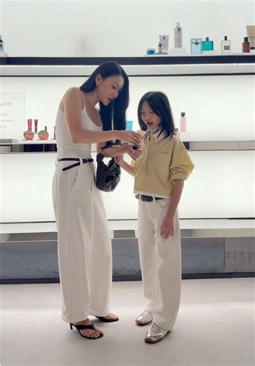 Apparently work looks suspiciously like shopping. Visit the Walmart Fashion Pop-Up September 10–20 at 1 Bond St. @Walmart @Walmart Creator #WalmartPartner #WalmartCreator