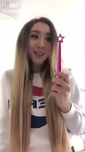 Rebekah Wing TikTok/ i love beki