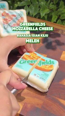 Resapy by Greenfields with Mozzarella Cheese 🧀 Quality time bareng keluarga di rumah rasanya paling nikmat ditemani camilan gurih yang hangat! Dimsum goreng dengan keju yang lumer dan meleleh ini bisa jadi ide camilan simpel yang gampang dibuat! 🏠 Pakai Greenfields Mozzarella Cheese dari 99% susu segar, bikin setiap gigitan terasa creamy dan #JujurlyPureJujurlyRealCheese! Siap recook di rumah jadi camilan favorit keluarga? 💚 #Greenfields #GreenfieldsCheese #GreenfieldsIndonesia