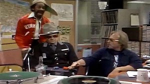 Dr. Johnny Fever Proves He's Immune to Alcohol During a Drunk Reflex Test on 'WKRP in Cincinnati'