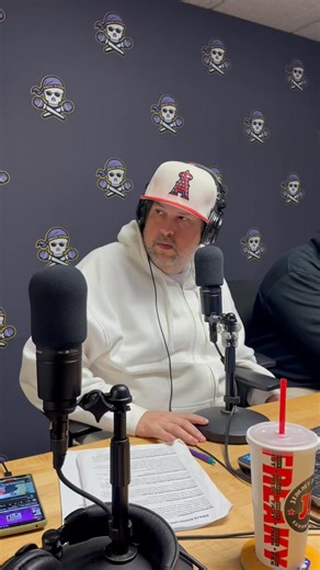 🏴‍☠️⚾️🚨NOW on Pirate Radio LIVE, join us as we continue to recap ECU Baseball Media Day, recap ECU Basketball’s ongoing road game against North Texas, and talk NFL Conference Championship matchups with: -WCTI-12 Sports Director Brian North -ECU Football Legend, “Touchdown” Tony Collins -Tony Dunn of the C3 Podcast -Brandon Golden Show -ECU PA Voice, Morgan Ahlers -Former ECU Longsnapper, Alex Harper LISTEN, STREAM, WATCH Pirate Radio LIVE on YouTube or the Pirate Radio App! ⏰ 3-6pm M-F 📻 92.7