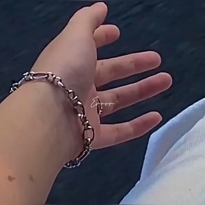 learn to be alone, cause not everyone can stay. | 𝙀𝙧𝙧𝙤𝙧