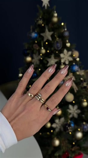 Nail Art Trends: Ombre and Chrome Designs by Rina