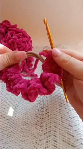 How to Knit a Pretty Hair Scrunchie 🧶 #scrunchiestyle #scrunchies #handmade #knitting #diy