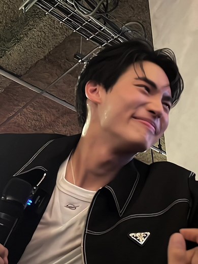 Win Metawin: May Girlfriend Na Ba?