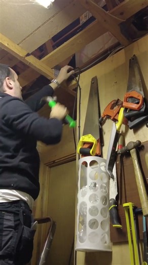 Day In The Life of an Electrician: Outdoor Light Install💡#electrician #electrical #electric