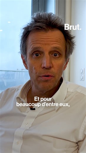 "Le soutien qu'on vous apporte, c'est 50 % de la guérison. On a tous une responsabilité." Patron de Publicis, Arthur Sadoun a appris qu'il était atteint d'un cancer et a décidé de ne pas le cacher. Pour briser le tabou du cancer au travail, il a créé #WorkingwithCancer, une initiative visant à garantir que les entreprises soutiennent leurs employés face à la maladie. | Brut