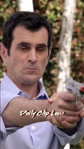 MODERN FAMILY | Phil Shot Luke #modernfamily #phildunphy