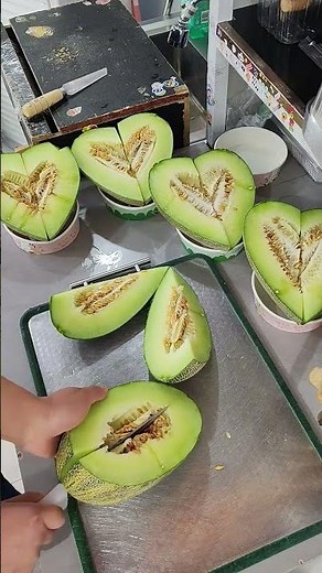How to Cut a Cantaloupe Like a Pro | Fresh Melon Show