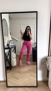 Anybody else like this? 😂💖 Bonus having a small kitchen.. quicker to clean! Win win in my eyes 😂 The guy has been and has said he can fit the integrated dishwasher and washing machine.. I’m so happy! Just counting down the days now I can say bye bye to that ugly washing machine! 🌸🩷💖 #paniccleaning #cleanwithme #cleaningmotivation #cleaningaccount #cleaninghacks #cleaningtips | cleaningwithdanielled