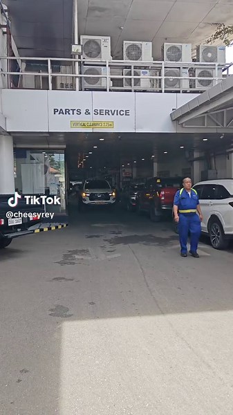 Explore the 2023 Toyota Hilux GRS Features