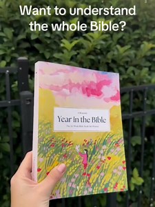 Have you read the whole Bible? This is how you finally can. A Beautiful Year in the Bible gives you a clear and beautiful rhythm for Scripture reading and reflection. 🌿What's inside: 📖 52 Weekly Devotionals 📚 Read the entire Bible in a year 🙏 Bible-centered studies with guided prayer 🎨 Beautiful, art-filled design 🇮🇹 Printed in Italy | Alabaster Co