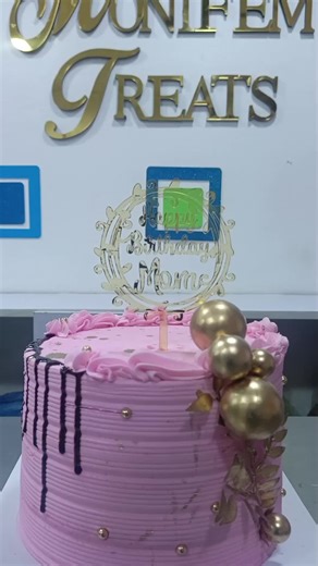 Which do you prefer? Fondant or buttercream? For me I have always been a fondant girl 😁😁 nothings gonna take my love from you 😁 but buttercream is bae too 🤣🤣🤣🤣🤣 . #monifemtreats_ng #lagosbaker #naijabakers #cakesinakindeologogoro #cakesinalagbado#fondantcake