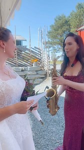 Brides are dangerous. They can make me cry easily! 😊🥰🤗🥲🎷❤️ #wedding #bride #weddingmusic #saxophone | Felicity saxophonist