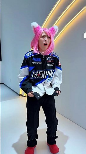 Awkward moments at the wedding scene