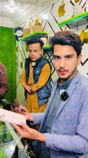 Happy Customer Review of Apple Store