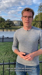 Fracking hat in den USA ganze Landstriche zerstört. Grundwasser und Böden wurden mit giftigen Chemikalien verseucht, Erdbeben ausgelöst. ☠️⚠️ Unmengen an extrem klimaschädlichem Methan sind entwichen und haben die Klimakrise weiter angeheizt. Und wir in Deutschland unterstützen diese gesundheits- und klimaschädliche Methode auch noch und bauen hierzulande LNG-Terminals, um das schmutzige Gas aus den USA zu importieren. 😥 Dabei schafft Fracking nicht einmal Abhilfe in der aktuellen Energiekrise.