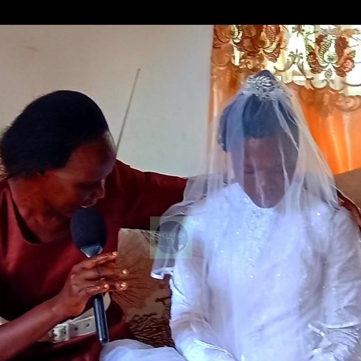 Baraka za Mama Pia wewe hakikisha umefanya mzazi wako kua na furaha. Nangoja invitations kwa harusi zenu | MeshackTv Updates