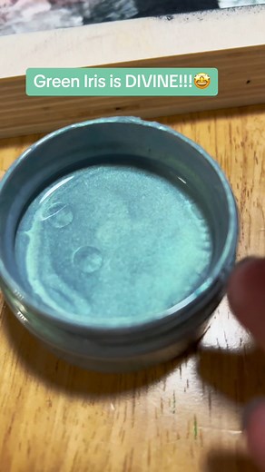 You can use our metallic paints to highlight a detail or our German Glass Glitter for that amazing sparkle. 𝙼𝚃𝚉 𝙲𝚛𝚎𝚠 𝙳𝚎𝚜𝚒𝚐𝚗𝚜 shows how easy it is to create a craft or furniture piece with our products. Our Pouring Resin gives it that amazing gloss sheen to admire. #paintcouturepaint #paintedfurniturelove #diycrafting #diytray #metallicpaint #pouringresin #r#resinartist | Paint Couture Paint