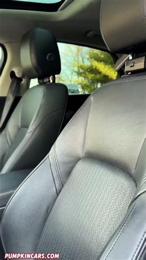 This is an elegant and distinct sedan! Unique Jaguar XF 25t Prestige!