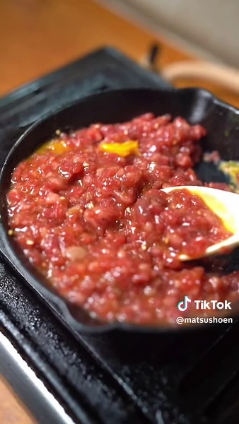 これぞ名物”焼きユッケ” ユッケだけど焼いちゃいます！ #焼肉 #横浜焼肉 #横浜グルメ #グルメvlog