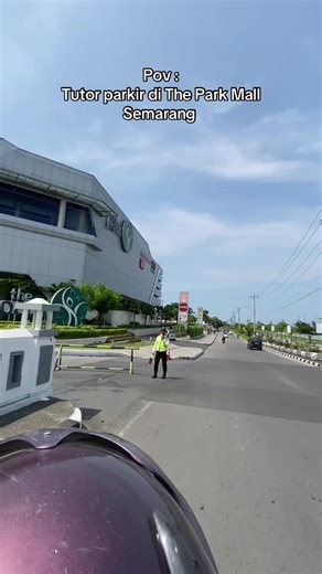 Tutor Parkir di The Park Mall Semarang