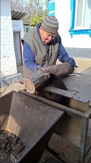 Circular Saw in Action – Powerful Cutting Demonstration! #woodworking #powertools #diy #woodcutting