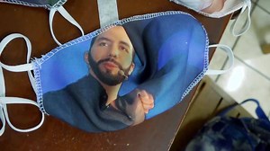 El ingenio se despertó en esta cuarentena y el rostro del mandamás de la república, está en la prevención del coronavirus las mascarillas presidenciales. | Código 21