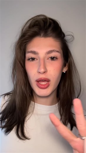 Stella✨ on Instagram: "Koja je vasa omiljena serija/ film trenutnoo?💕"