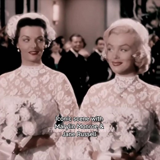 Gorgeous scene with Marylin Monroe & Jane Russell | Young & beautiful #gentelmanpreferblondes #актив