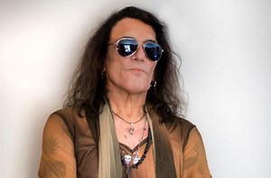 Watch RATT Singer STEPHEN PEARCY's Official Documentary, 'Nothing To Lose'