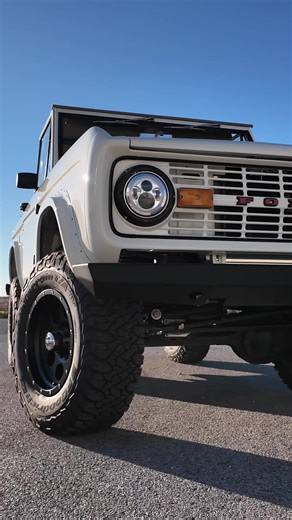 This is the Bronco you “just take for a quick drive”… and come back 3 hours later. 1974 Fuelie Edition™ Gateway Bronco, built for wherever the day goes. #gatewaybronco #dreamstodriveways #handcrafted