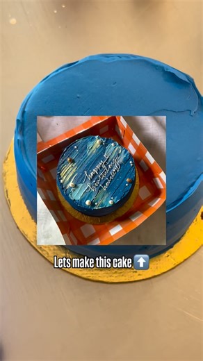 Yum Prum Bakery on Instagram: "Make our blue textured cake! Step by step: 1. Add shades of light blue, light yellow and white colors to a blue base 2. Add white color in a vanilla essence and sprinkle on the cake with a brush 3. Write icing text with a thin cut piping 4. Add pearls and sparkle ✨"