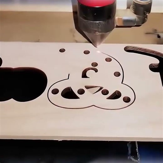 🌈Precision meets power!See CO2 laser machine process wood board!