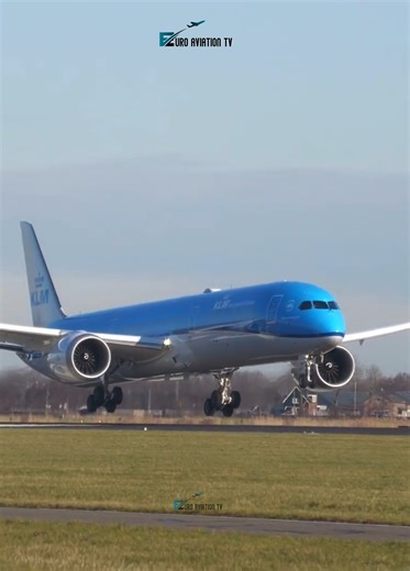 🗣Morning Friends ✈KLM Boeing 787 landing at Amsterdam Schiphol airport #planespotting #euroaviationtv #fblifestyle #aviationdaily #KLM | Euro Aviation TV