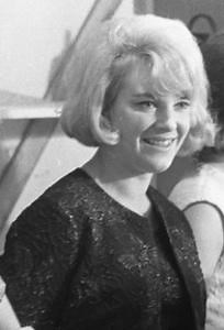 Majda Sepe - Zemlja pleše lyrics