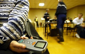 Suisse : Un moniteur d’auto-école condamné pour avoir aidé des élèves à tricher à l’examen du Code