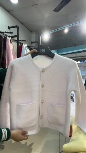 Shop Evara Clothing: 20% Off Clearance Sale