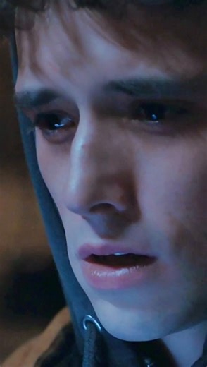 @wtfotteli on Instagram: "wtFOCK 🇧🇪 Robbe & Sander 🌈💔 There is no us 😭 This breaks my heart. To see Robbe’s little smile when he hears Sander’s voice, and then the devastation - it’s really over 🥺 And you can hear it in Sander’s voice too. He’s at such a low point, we know his words aren’t true, he’s just trying to let Robbe go 💔 E9 - 13 December 2019 Vrijdag 19:25 (Friday 7:25pm) This is season 3 of wtFOCK (SKAM Belgium) ❤️🧡Ὁ