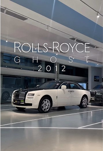 Explore the Luxury of the 2012 Rolls-Royce Ghost