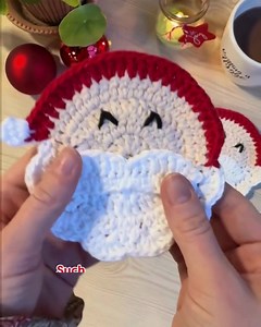 🎅🎉 Sprinkle holiday joy with our FREE Santa Coaster pattern! Perfect for parties or gifts. 🎁✨ Click to download and start crafting! 🧶 👉 https://shop.hobbii.com/santa_coaster | Hobbii