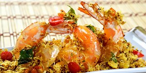 Butter prawns with oats and egg floss - How to make in 5 steps